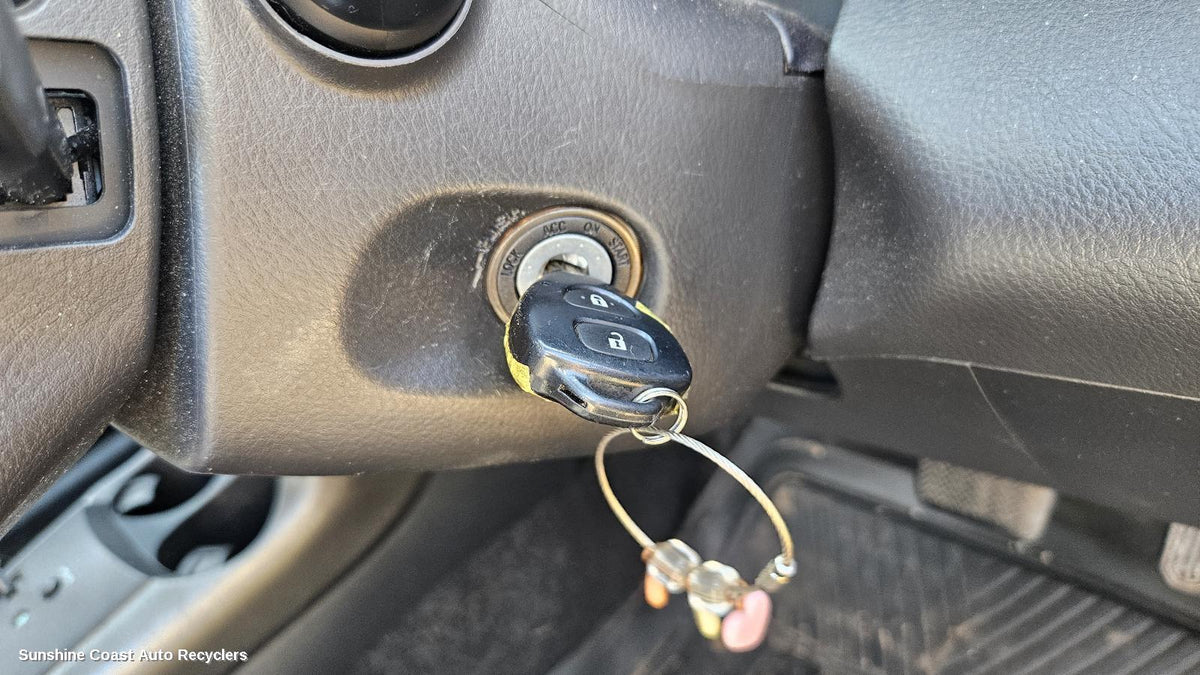 2005-2012 Toyota Rav4 Ignition W  Key