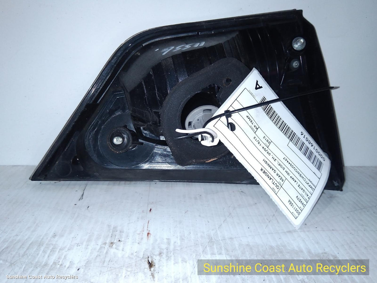 2012 Mitsubishi Outlander Rear Garnish