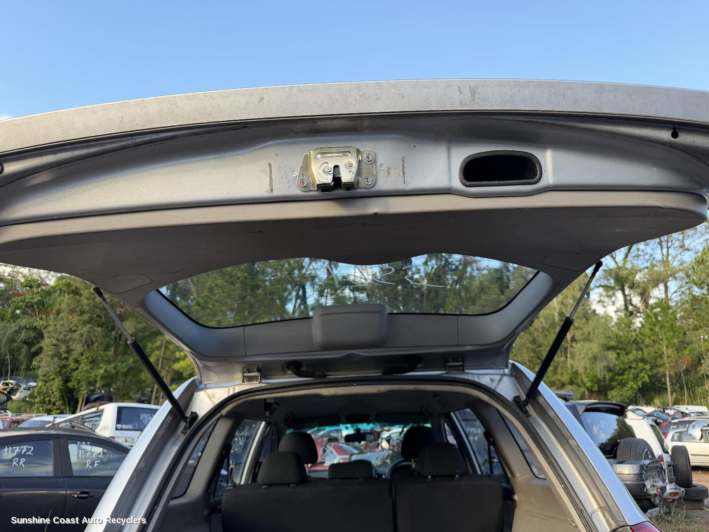2013-2015 Mitsubishi Challenger Hatch Strut