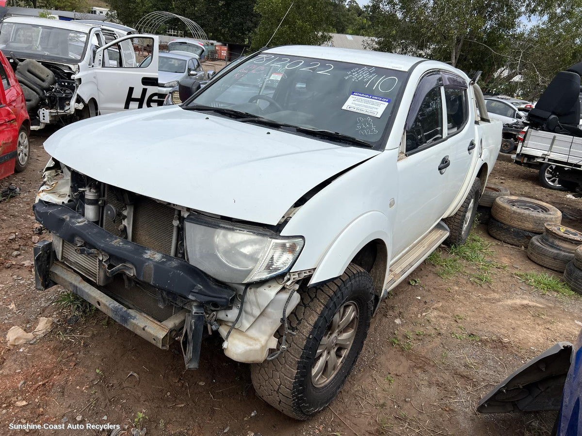 2009-2015 Mitsubishi Triton Owners Handbook
