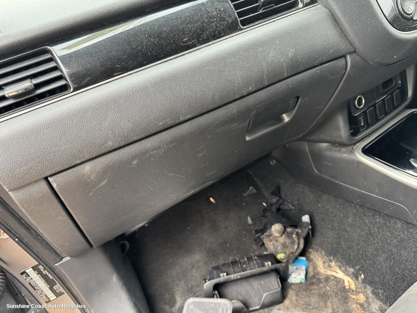 2018 Mitsubishi Outlander Glove Box