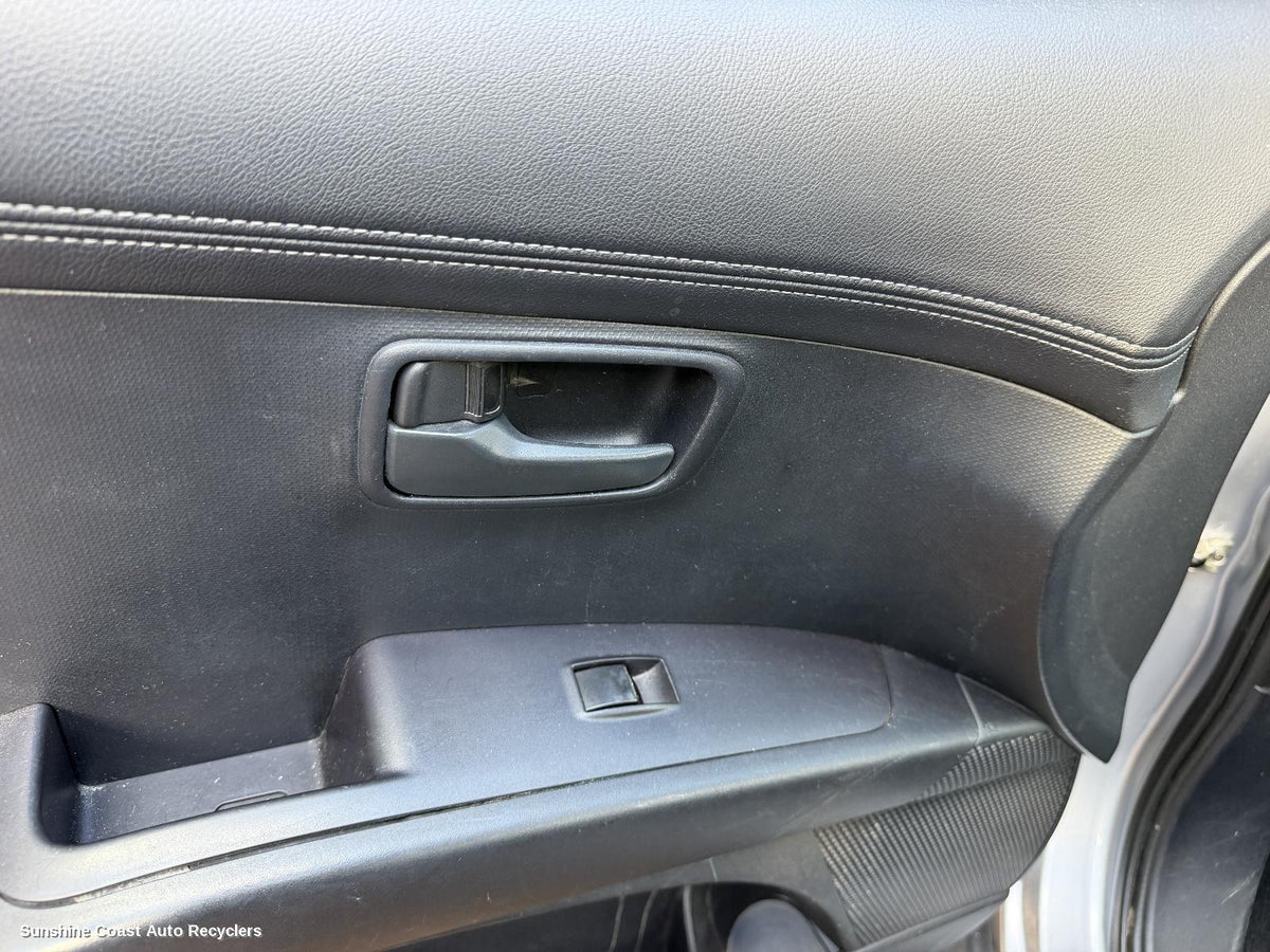 2006-2012 Mitsubishi Outlander Door Handle