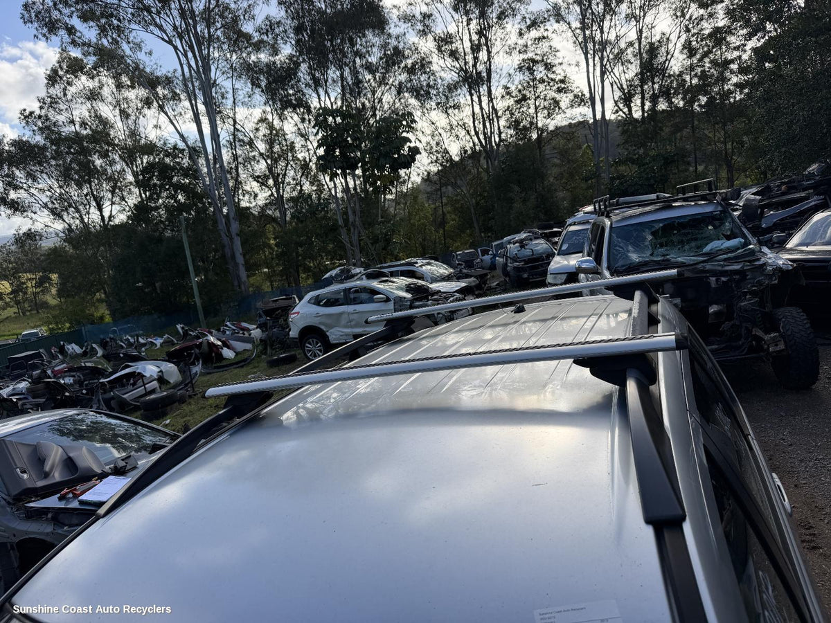 2006-2012 Mitsubishi Outlander Roof Rack Bars