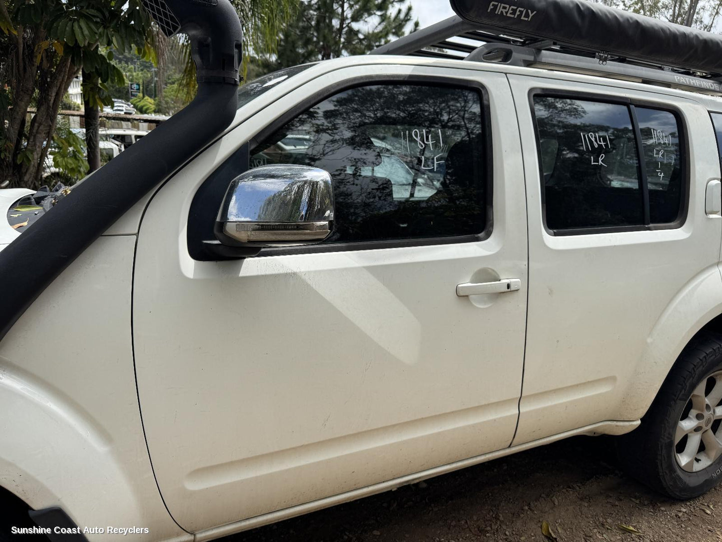 2010 Nissan Pathfinder Left Front Door