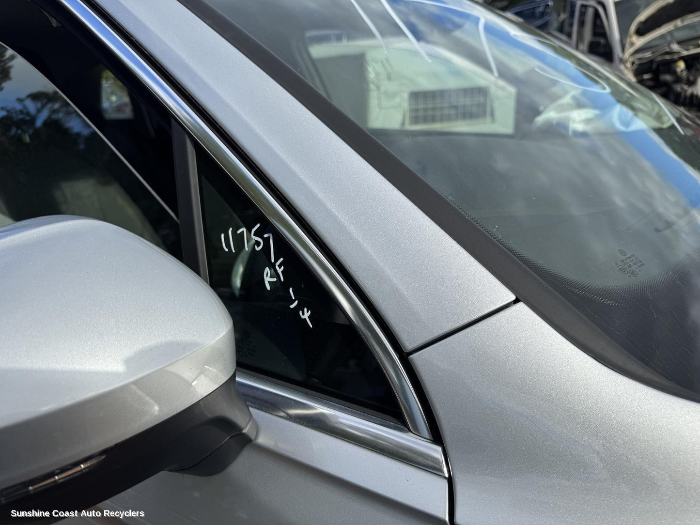 2022 Volkswagen Tiguan Right Front 1 4 Door Glass