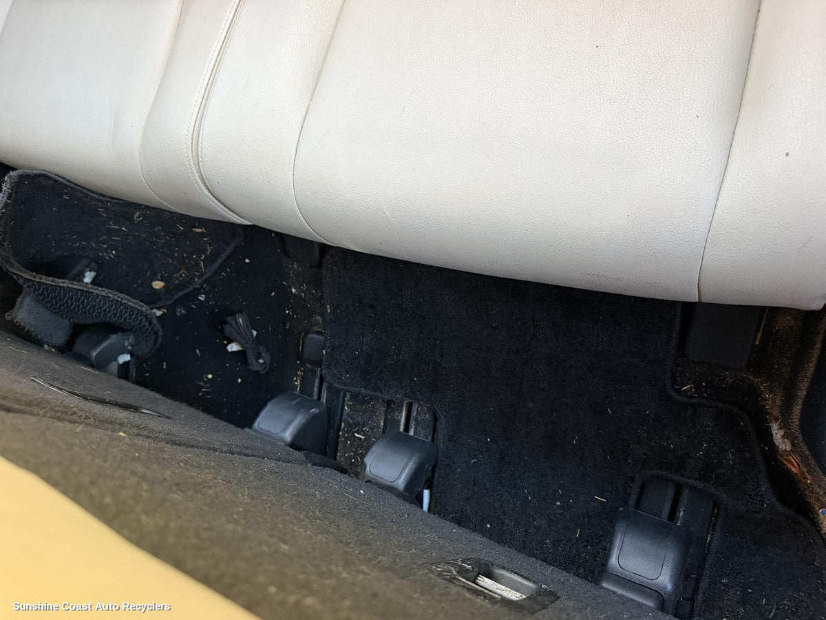 2007-2015 Mazda Cx9 2nd Seat  Rear Seat