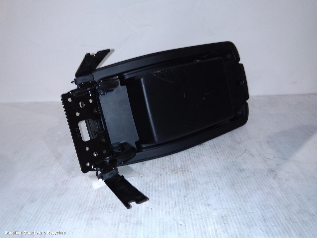 2014-2018 Jeep Cherokee Console