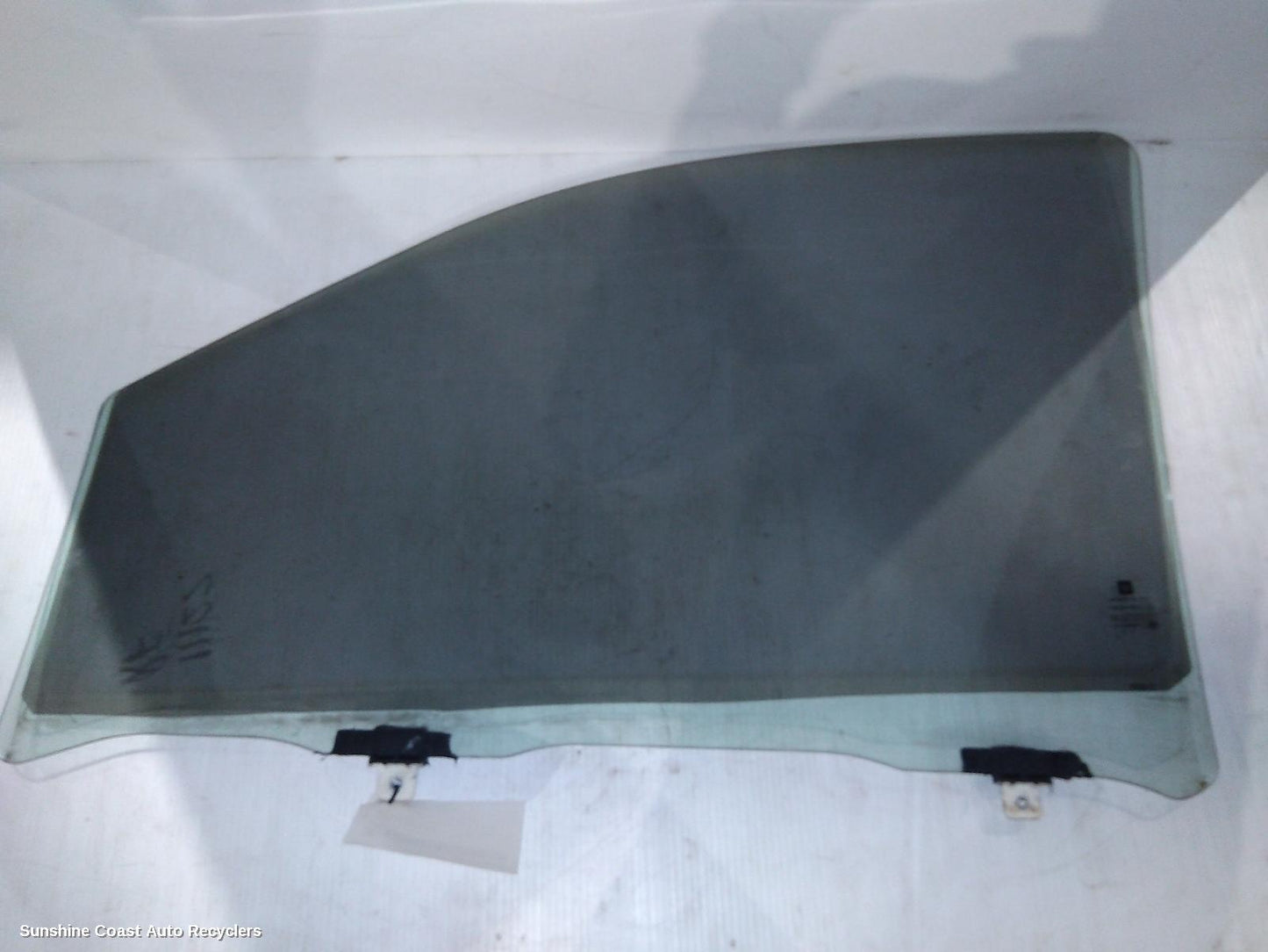 2016 Holden Trailblazer Right Front Door Window