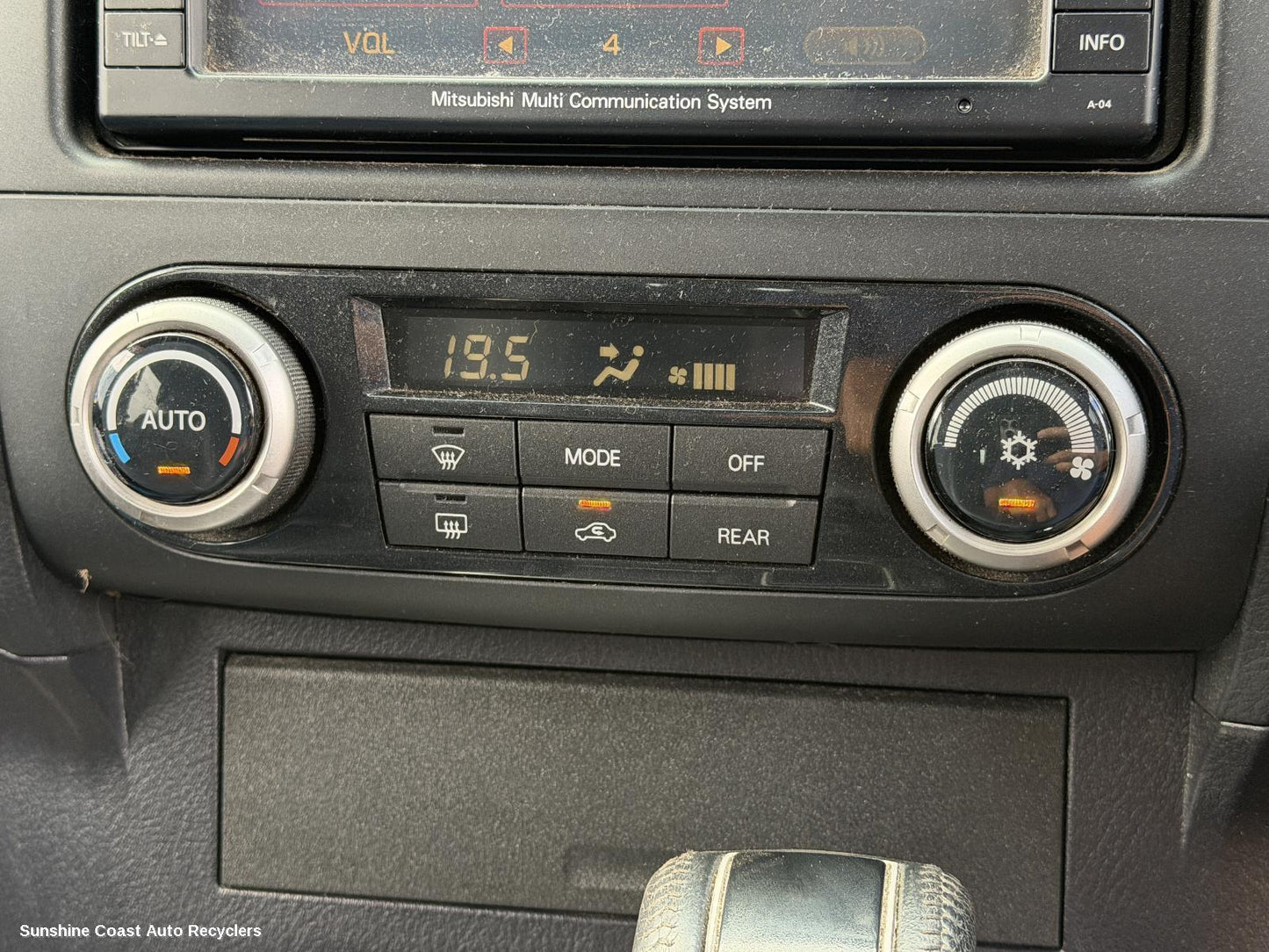 2006-2014 Mitsubishi Pajero Heater Ac Controls