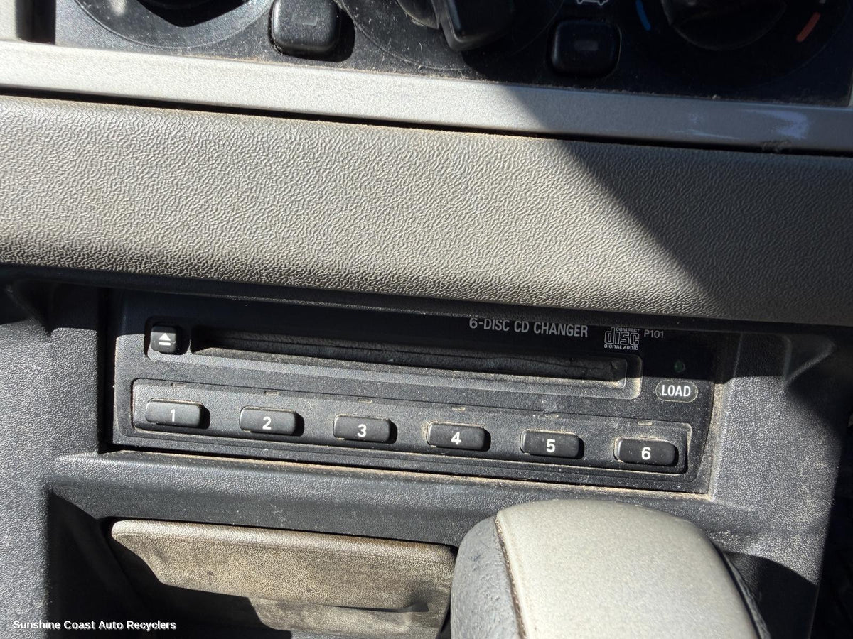 2000-2006 Mitsubishi Pajero Radio Cd Dvd Sat Tv