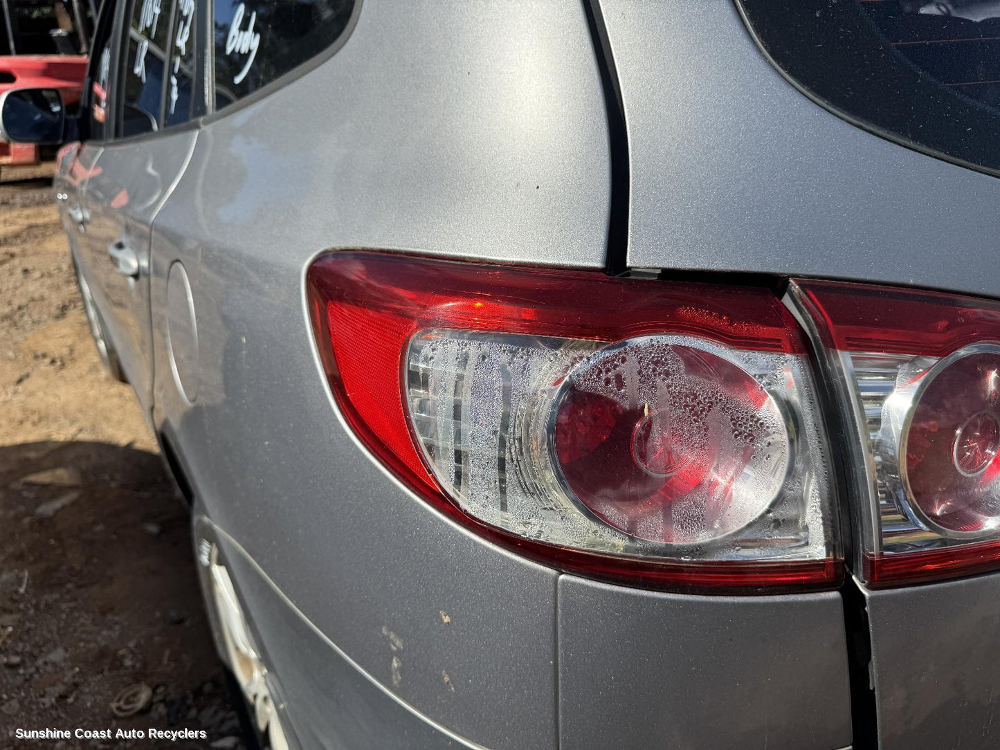 2009 Hyundai Santa Fe Left Taillight