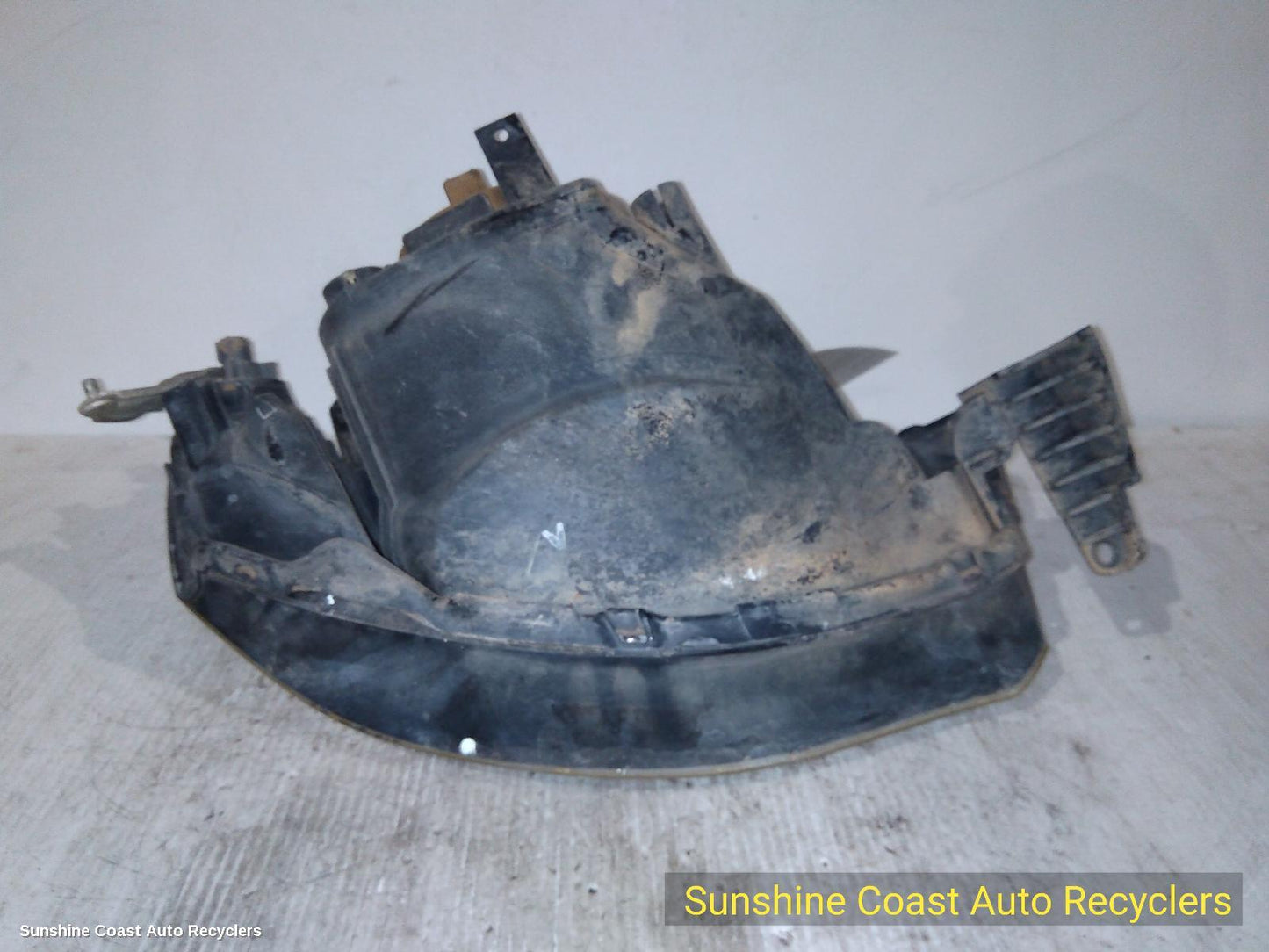 2011 Mitsubishi Triton Left Headlamp