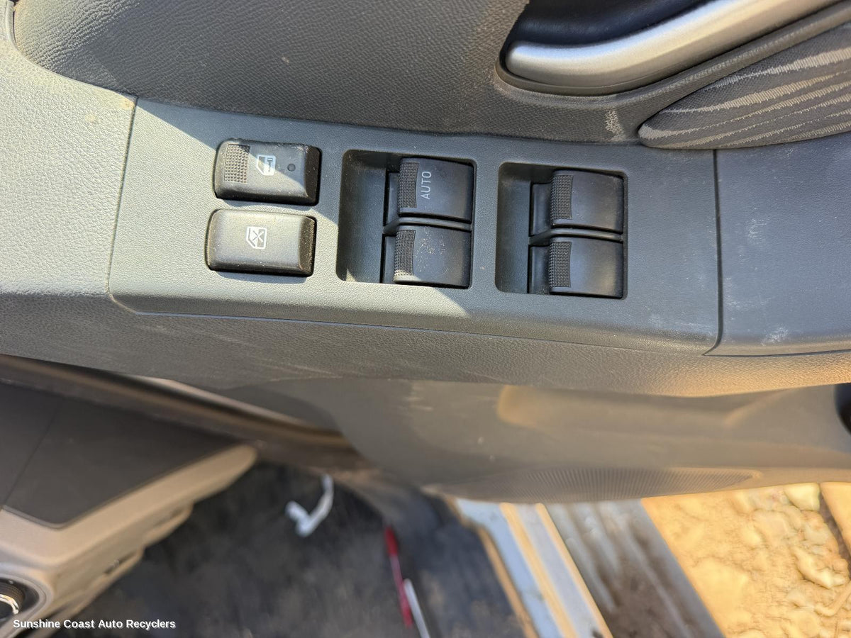 2012-2016 Holden Colorado Pwr Dr Wind Switch