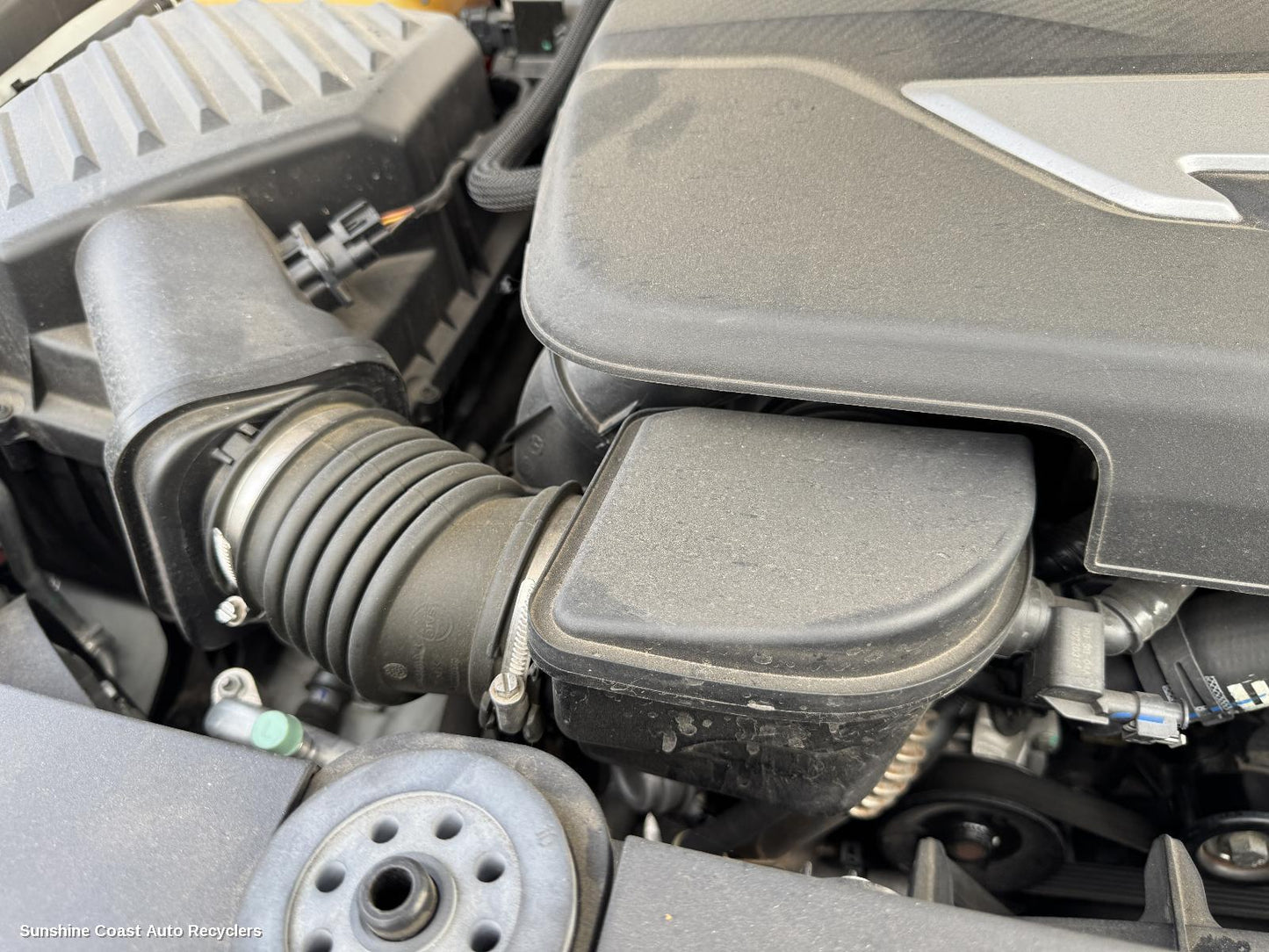 2022 Ldv D90 Air Cleaner Duct Hos