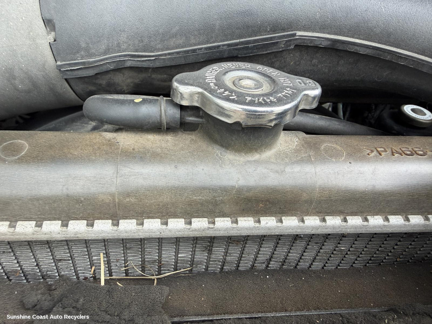 2000-2006 Mitsubishi Pajero Radiator