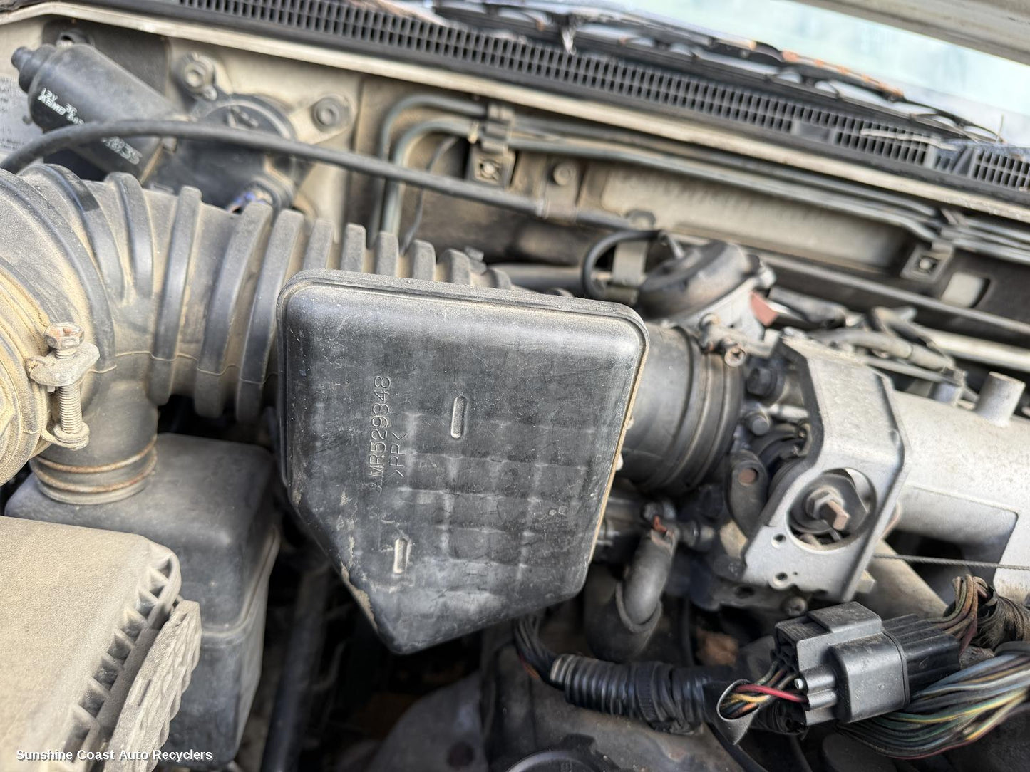 2000-2006 Mitsubishi Pajero Air Cleaner Duct Hos