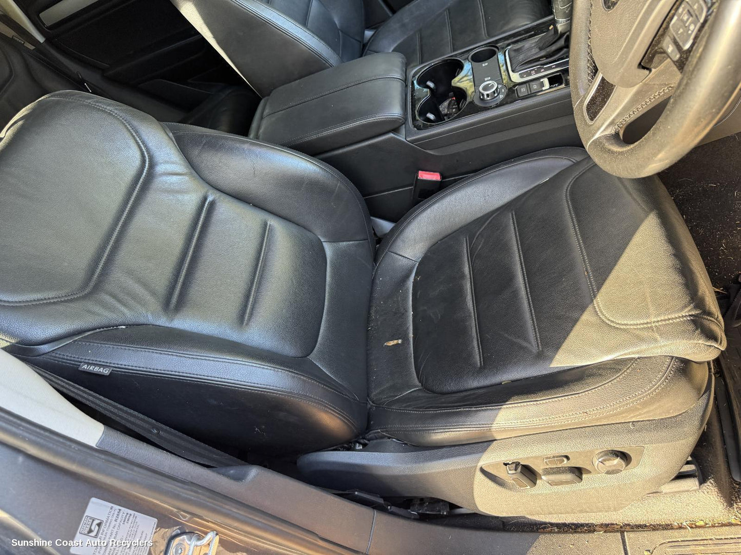 2010-2018 Volkswagen Touareg Front Seat
