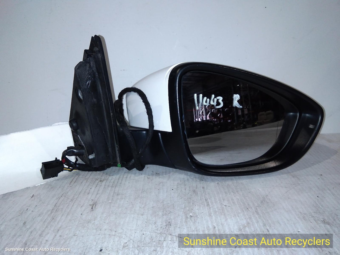 2011 Volkswagen Jetta Right Door Mirror