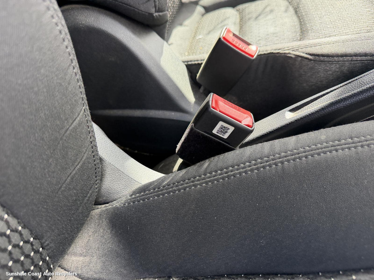 2020-2026 Ldv Deliver 9 Seatbelt Stalk