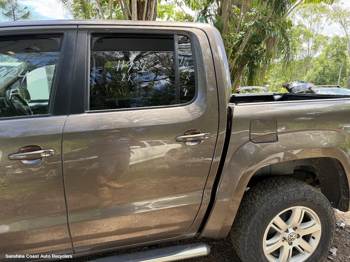 2010-2022 Volkswagen Amarok Left Rear Door Sliding