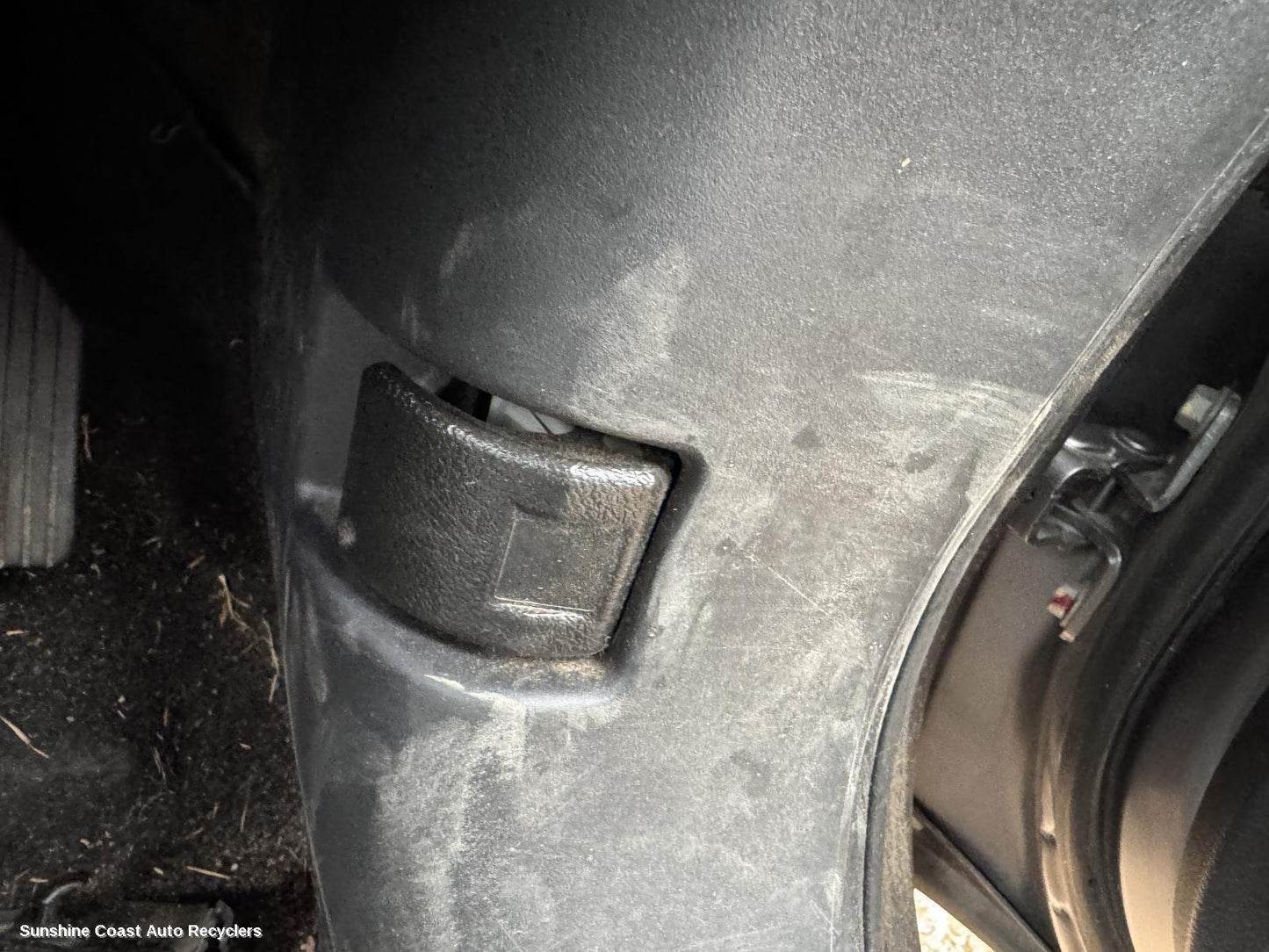 2018 Mitsubishi Outlander Bonnet Release
