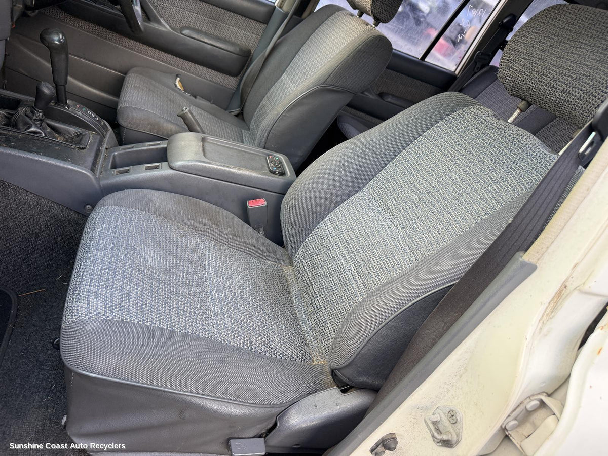 1990-1998 Toyota Landcruiser Front Seat