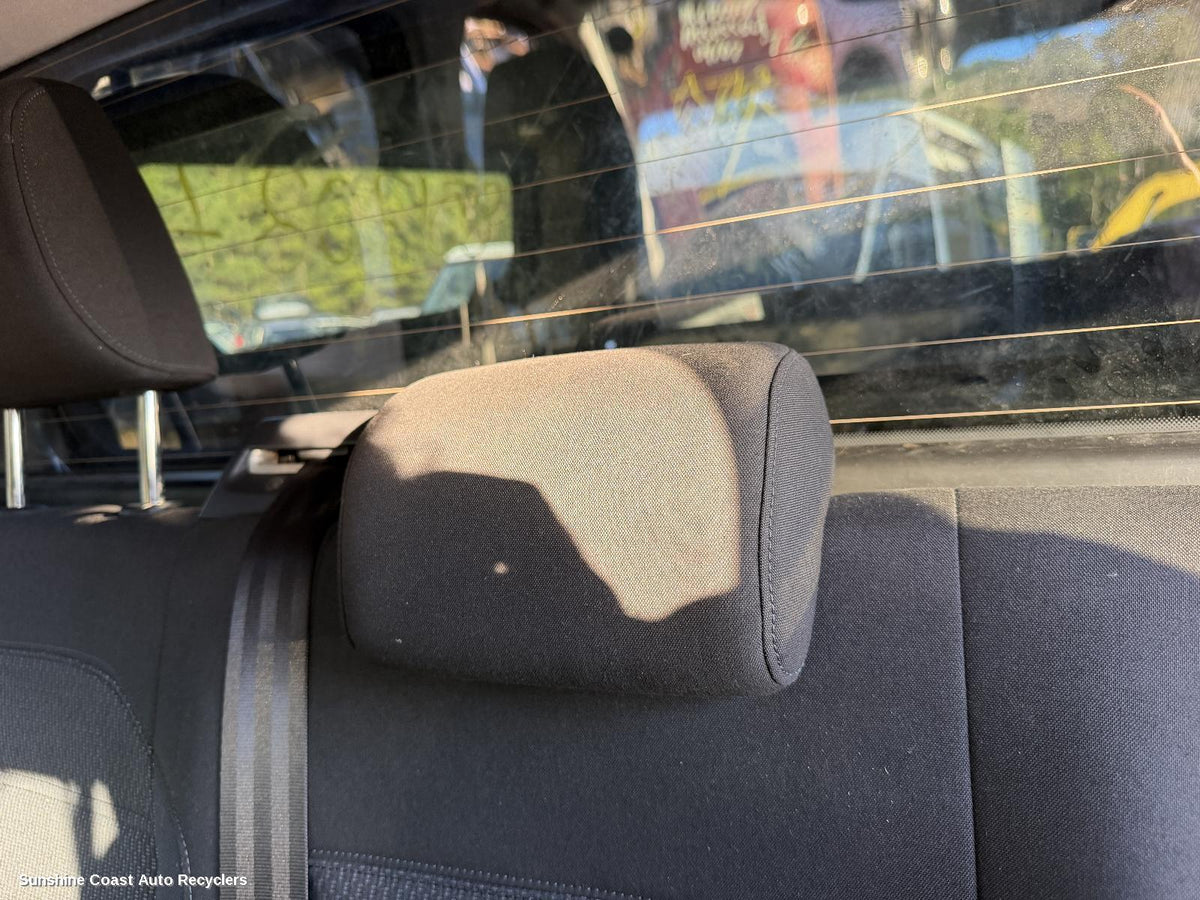 2010-2022 Volkswagen Amarok Headrest