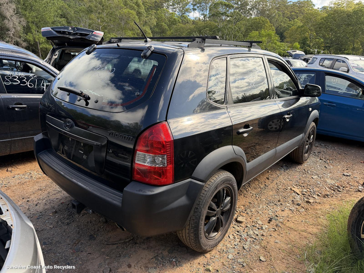 2004-2010 Hyundai Tucson Bonnet