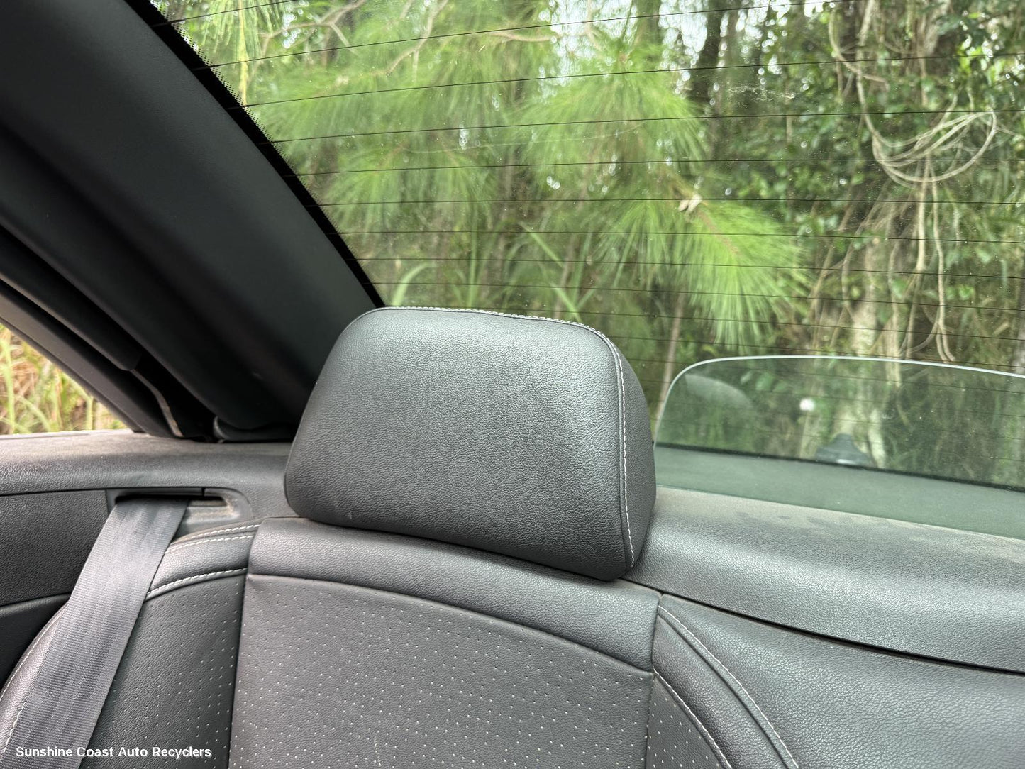 2011 Renault Megane Headrest