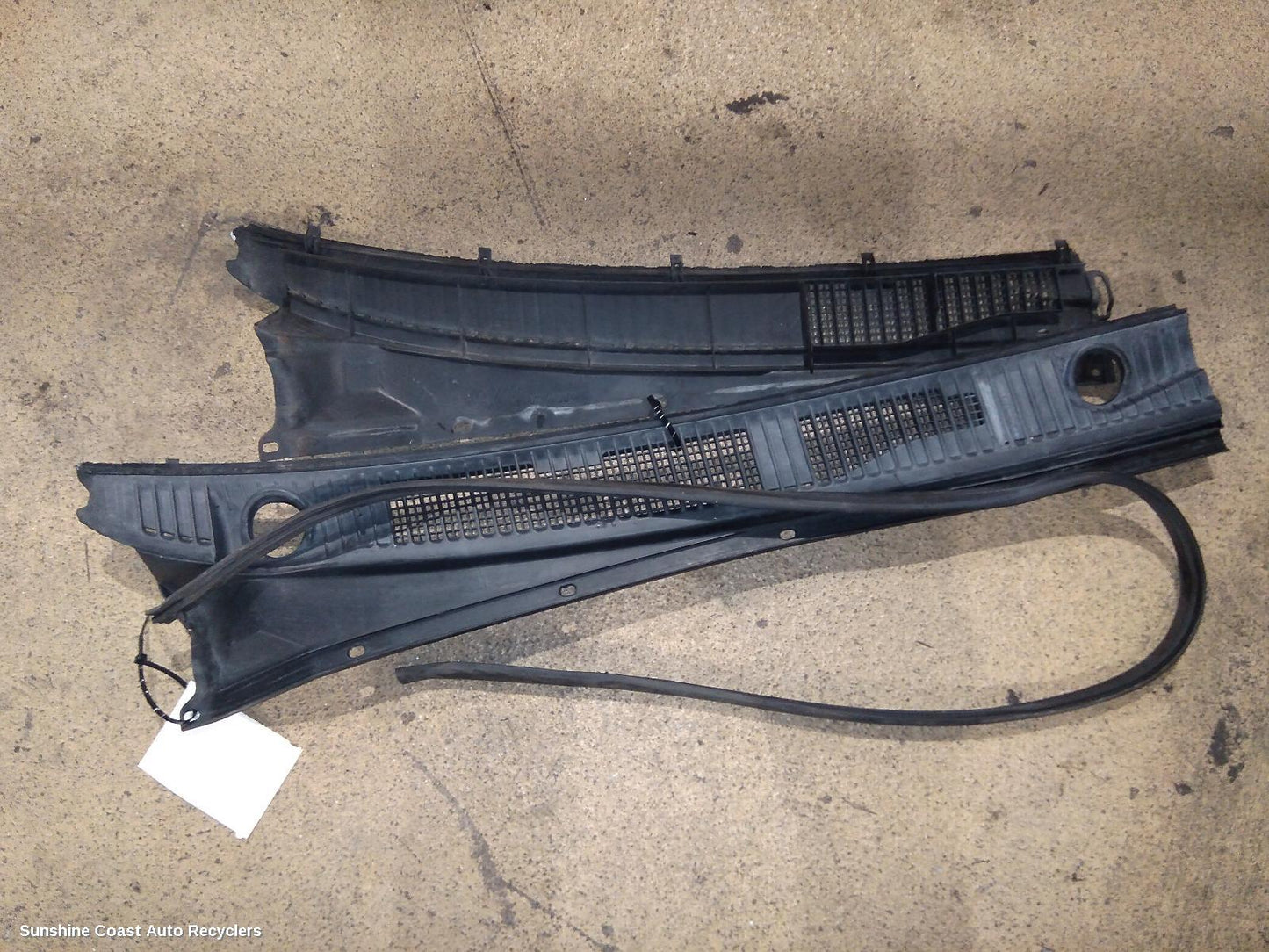 2003 Toyota Landcruiser Plenum Chamber