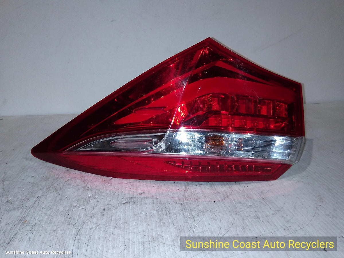 2013-2016 Toyota Corolla Right Taillight