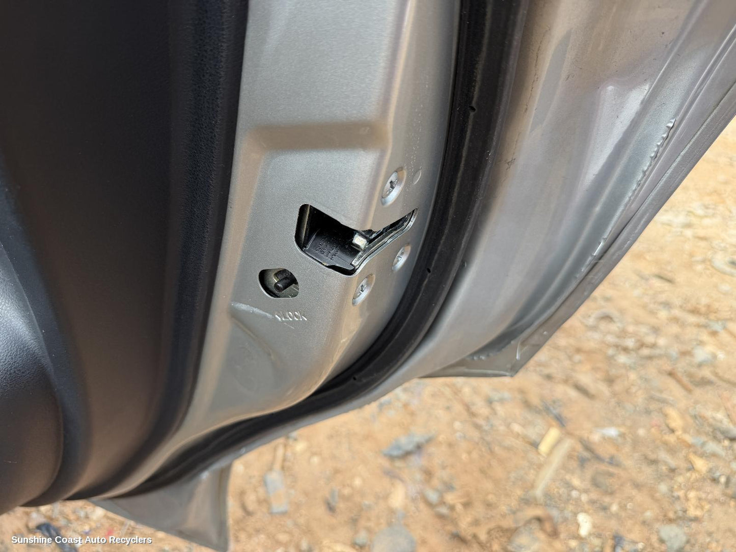 2014 Nissan Juke Door Boot Gate Lock
