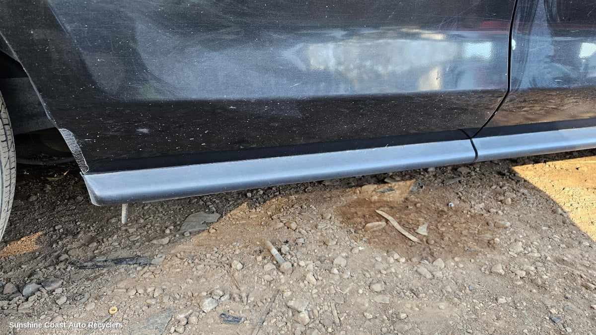 2006-2012 Mazda Cx7 Right Rear Door Sliding
