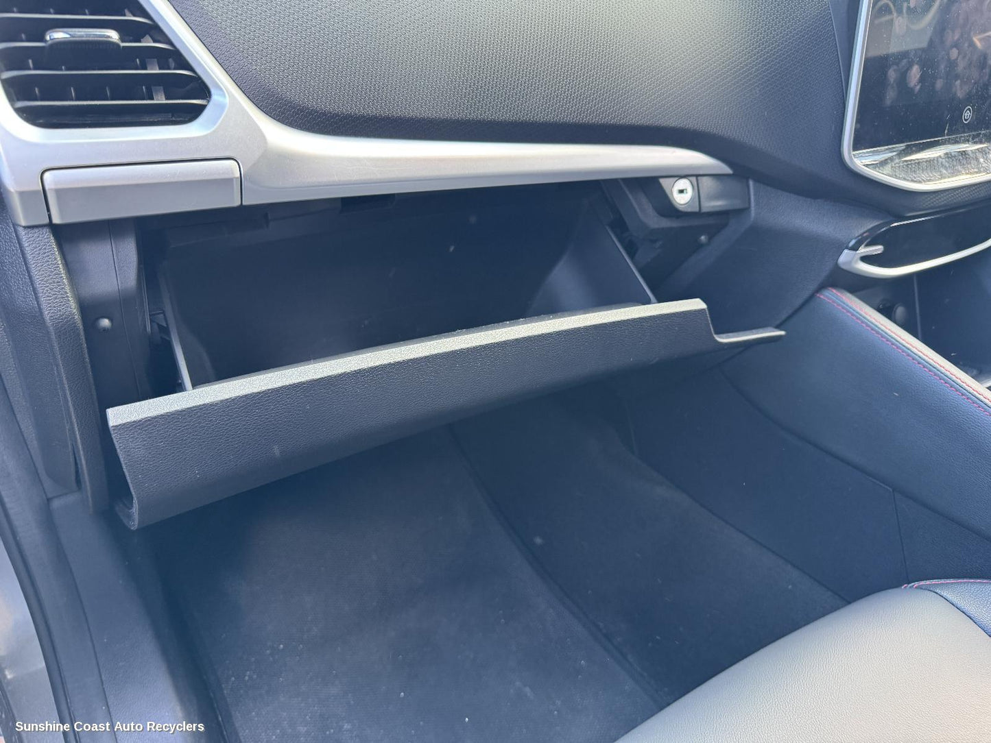2017-2026 Ldv T60 Glove Box