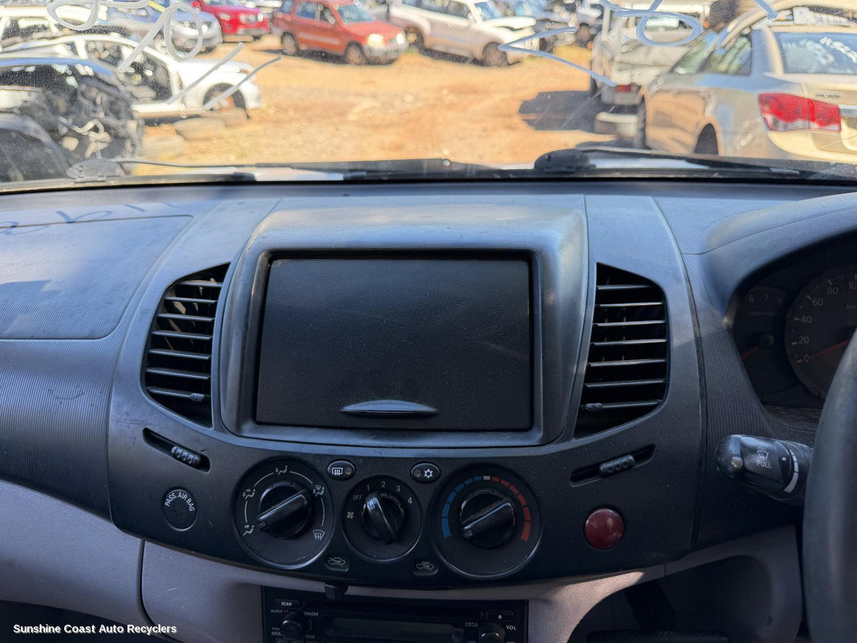 2009-2015 Mitsubishi Triton Misc
