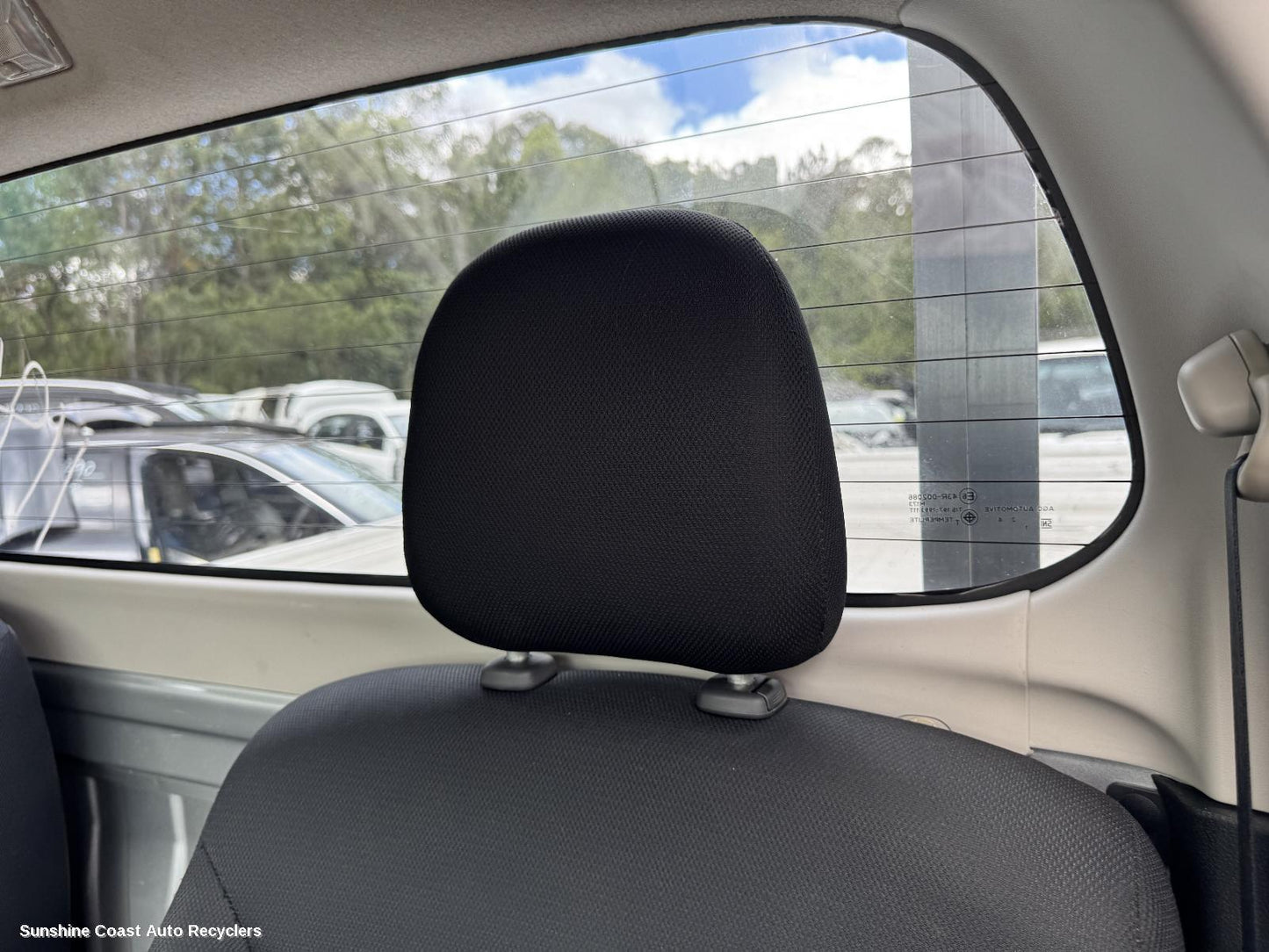 2016 Mitsubishi Triton Headrest