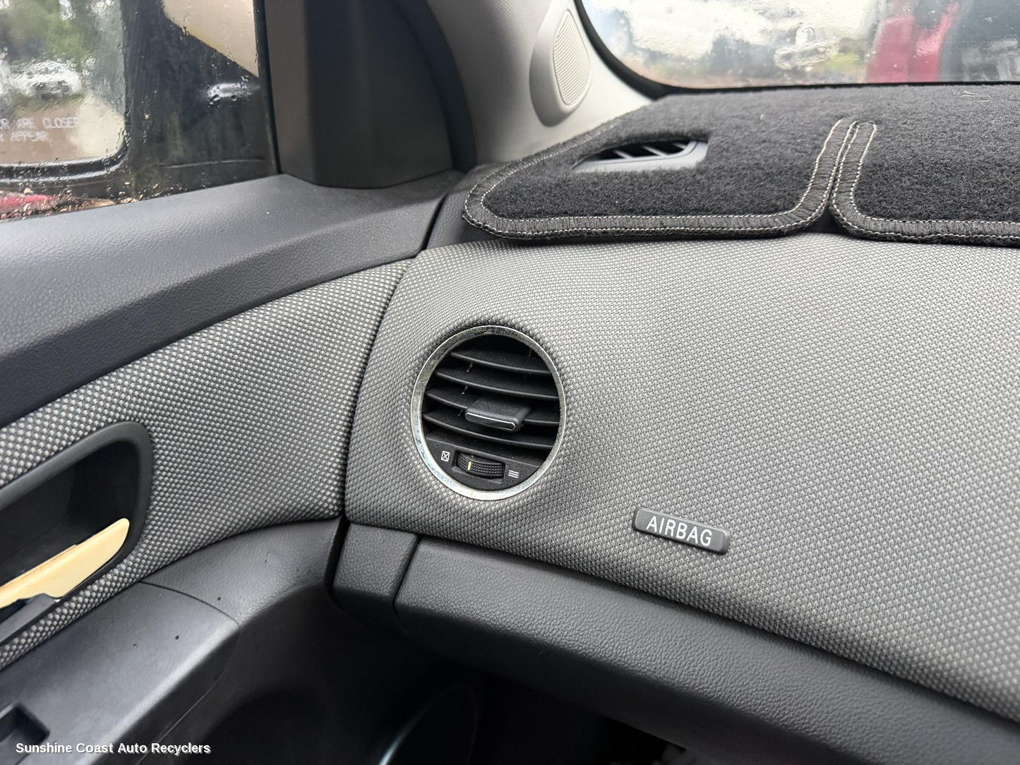 2009-2011 Holden Cruze Misc