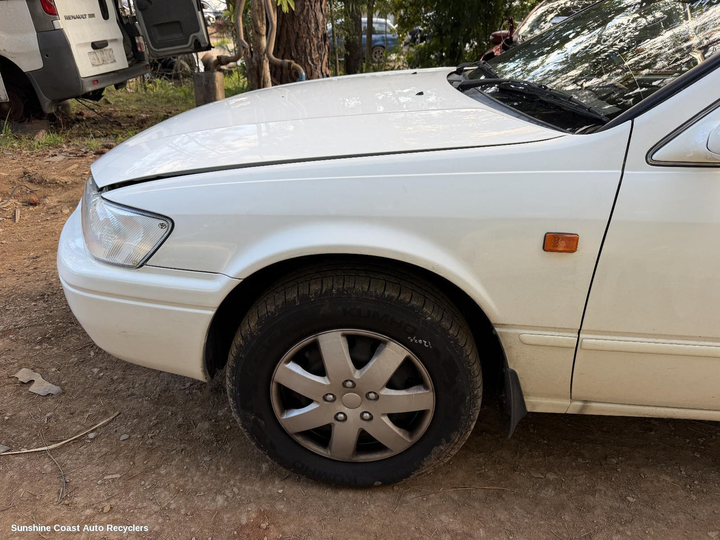 1997-2002 Toyota Camry Left Guard