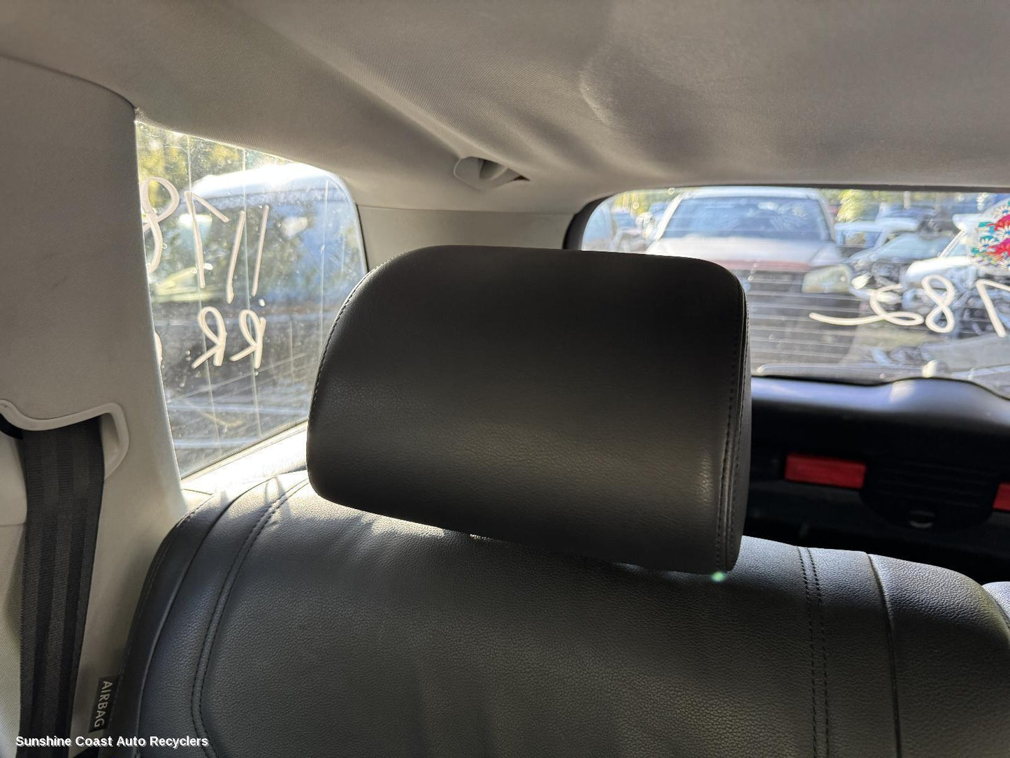 2010-2018 Volkswagen Touareg Headrest