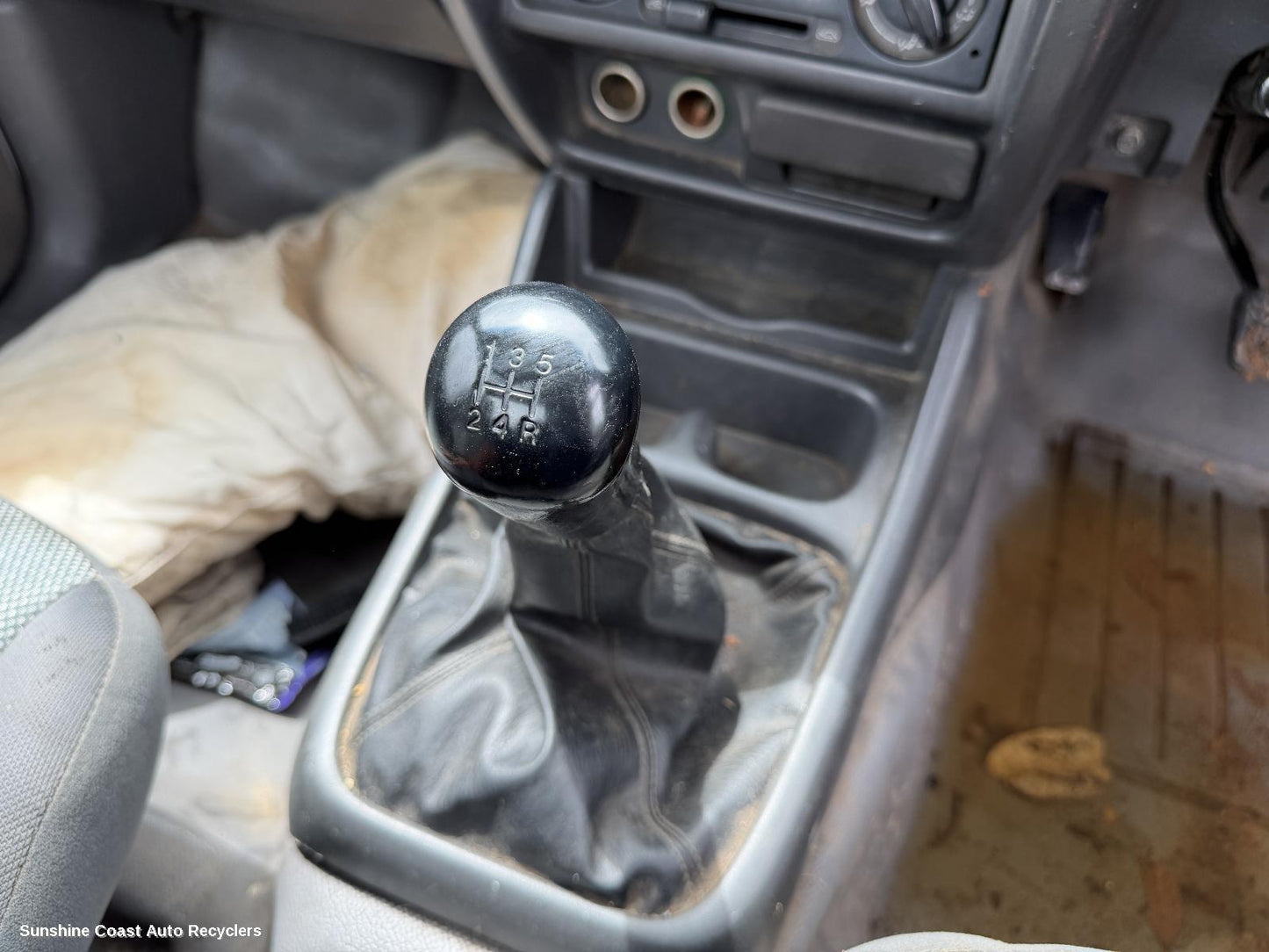 1999-2005 Ford Courier Gear Stick Shifter