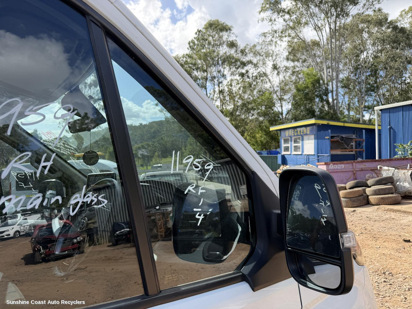 2020-2026 Ldv Deliver 9 Right Front 1 4 Door Glass