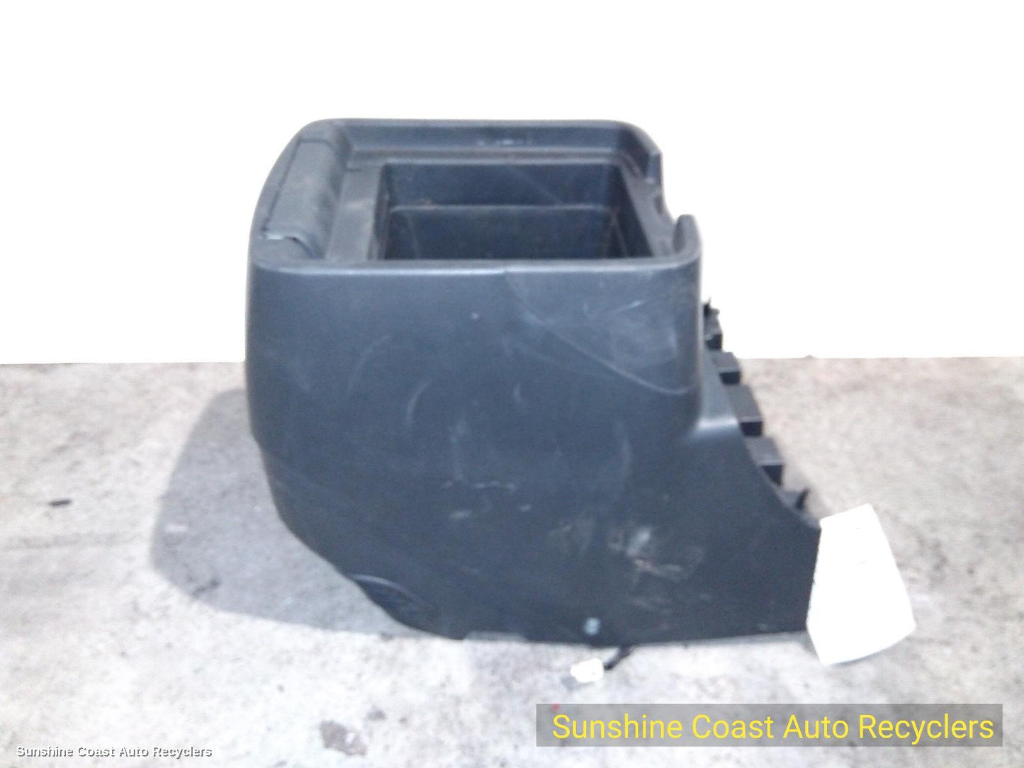 2006-2014 Mitsubishi Pajero Console