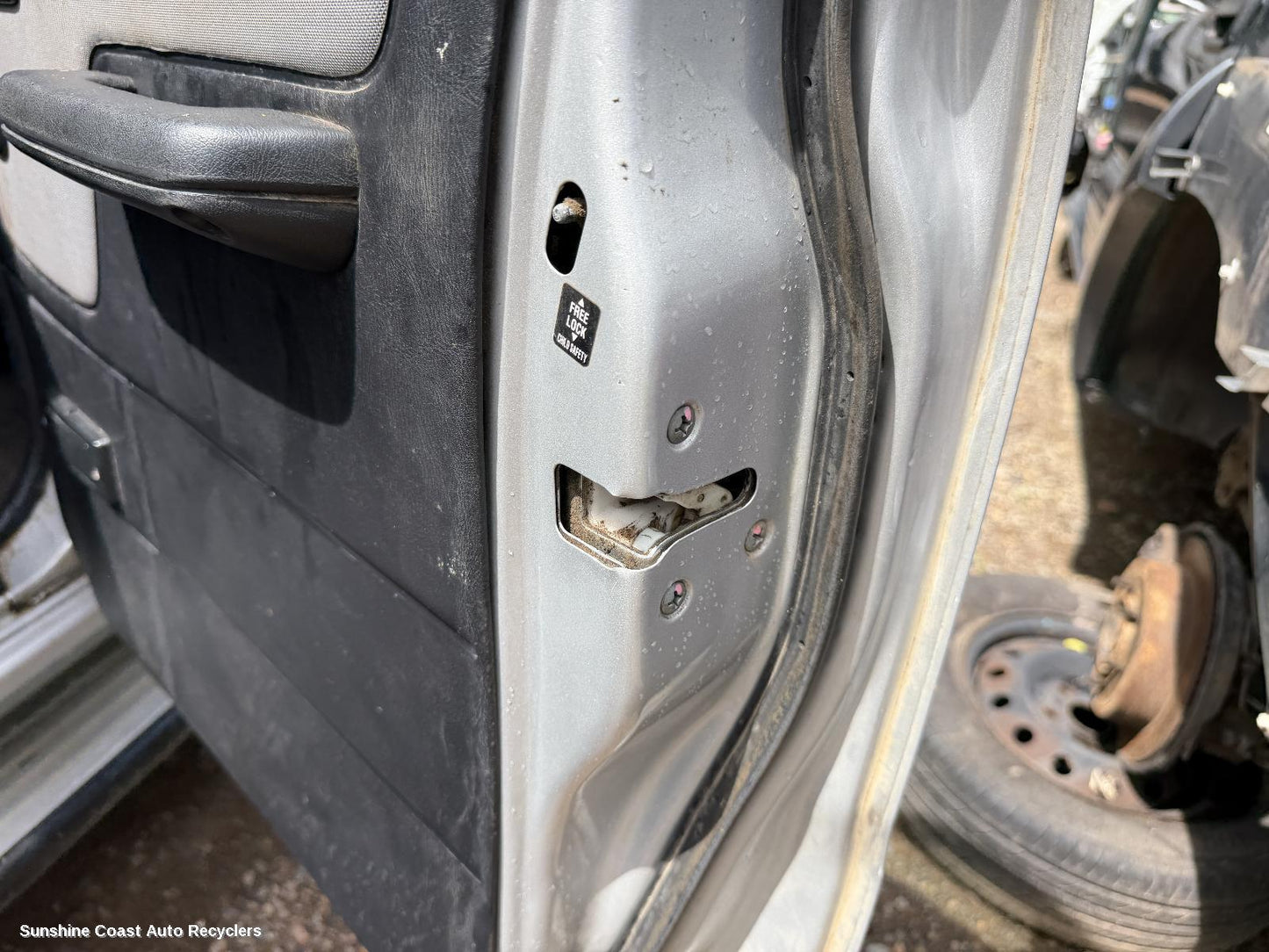 1997-2015 Nissan Navara Door Boot Gate Lock
