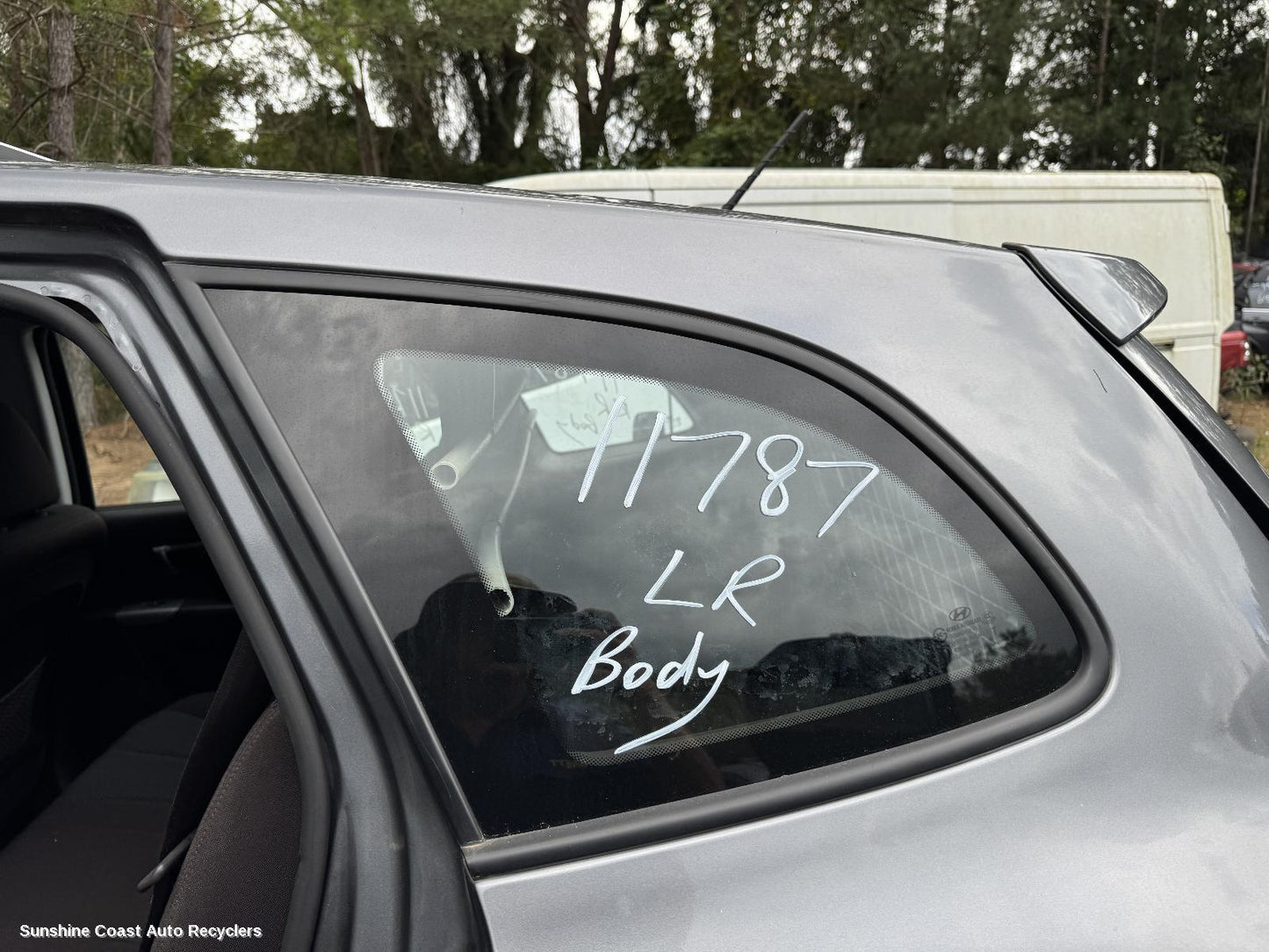 2011 Hyundai Santa Fe Left Rear Side Glass