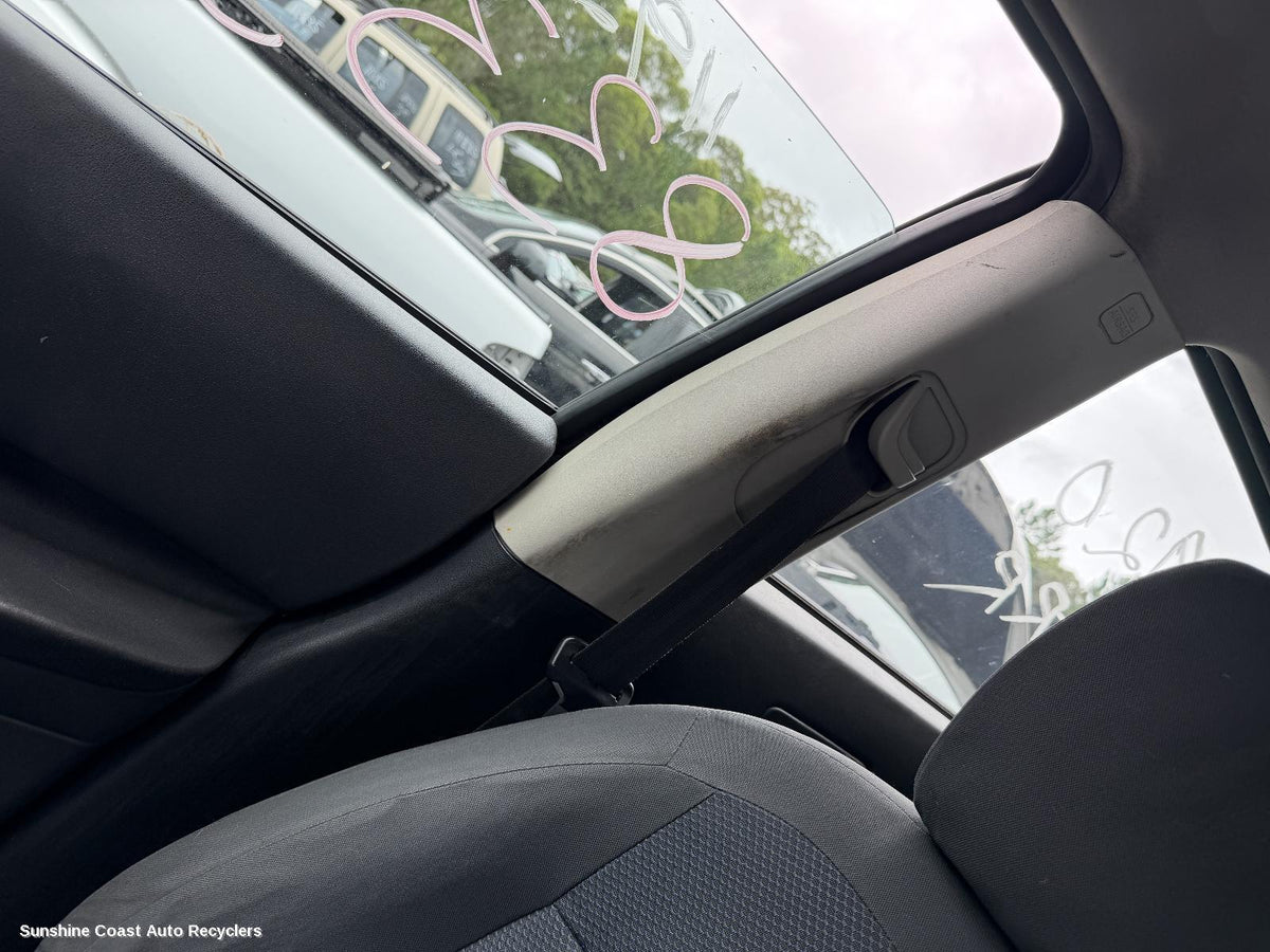 2007-2014 Nissan Dualis Seatbelt Stalk