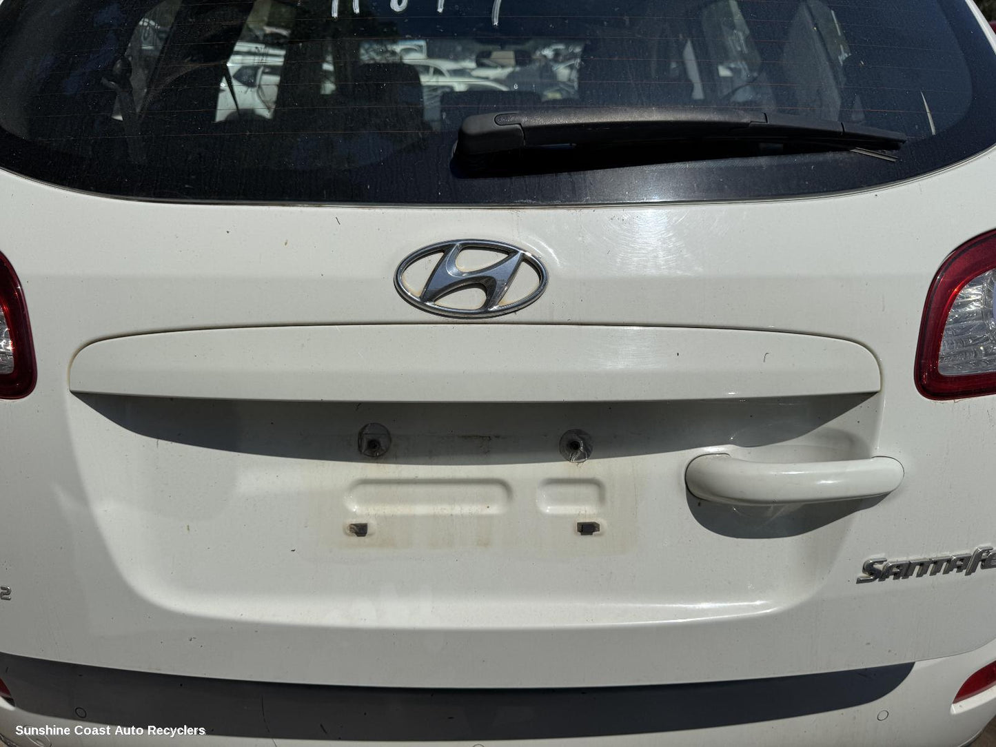 2011 Hyundai Santa Fe Rear Garnish