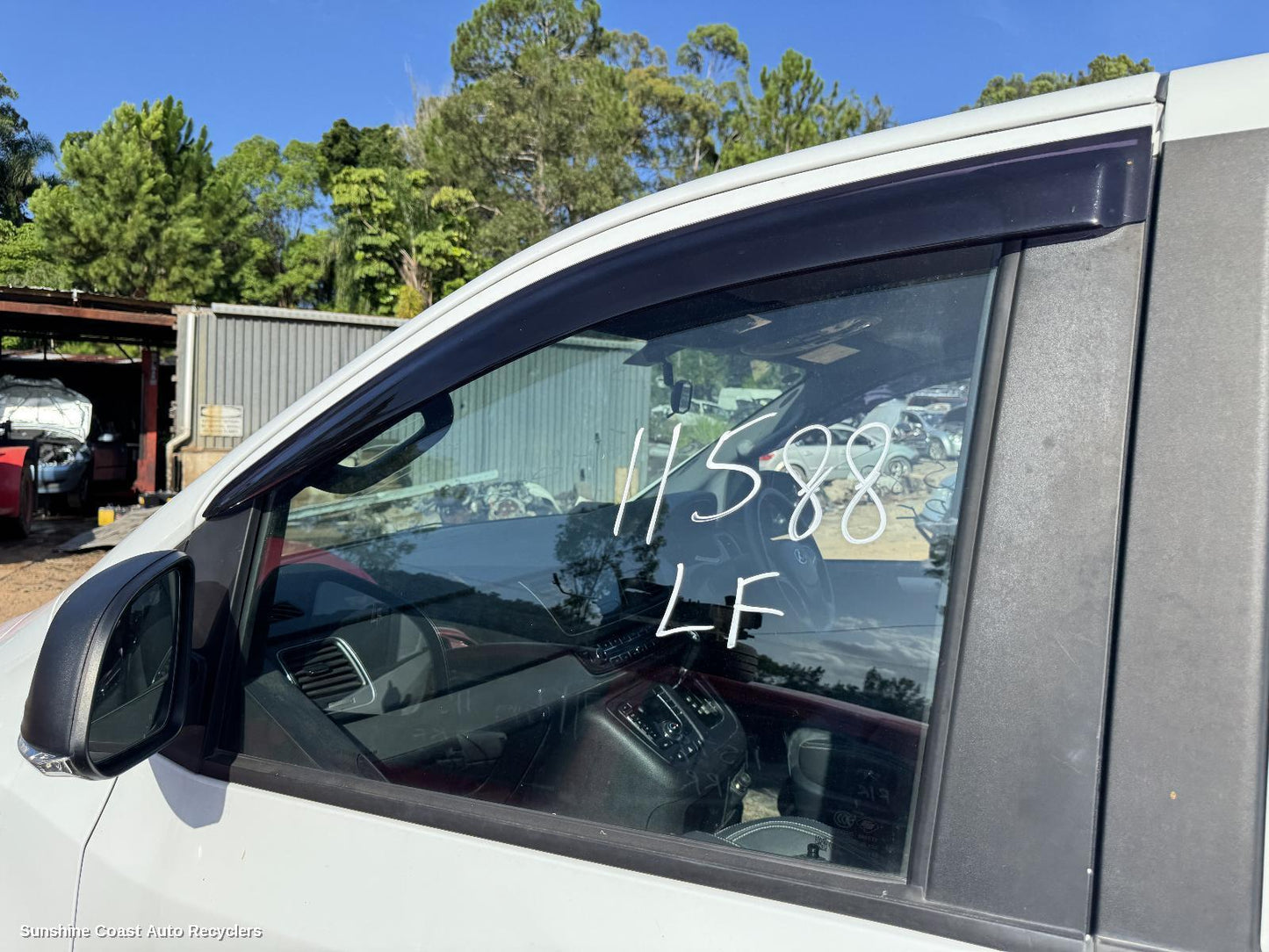 2020 Ldv G10 Left Front Door Window