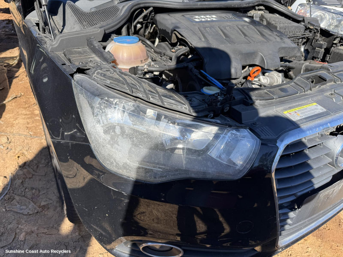 2010-2014 Audi A1 Right Headlamp