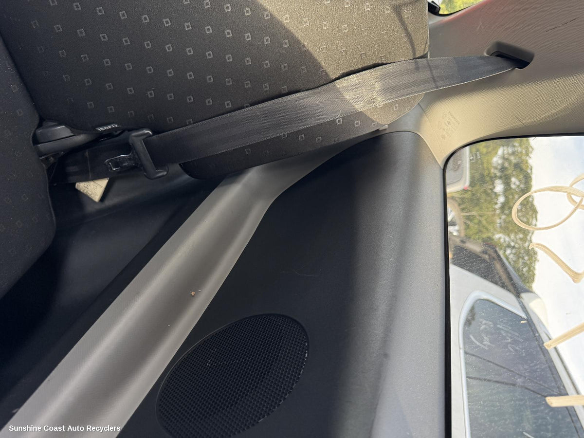 2005-2011 Toyota Yaris Seatbelt Stalk