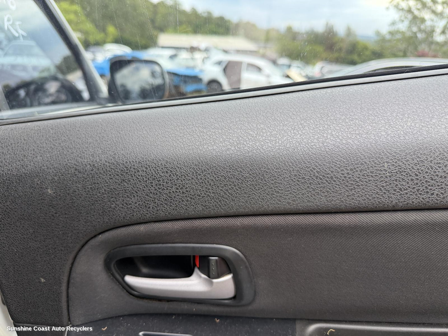 2013 Suzuki Vitara Door Handle